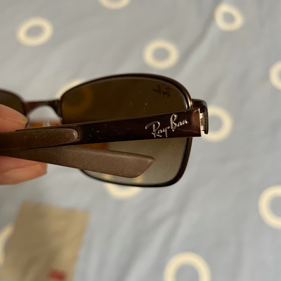 Unisex Ray Ban Shades - Picture 5 of 7